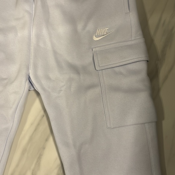 Men’s Nike Cargo Sweatpants - Picture 2 of 4